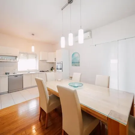 Apartmán Mit Whirlpool By Interhome