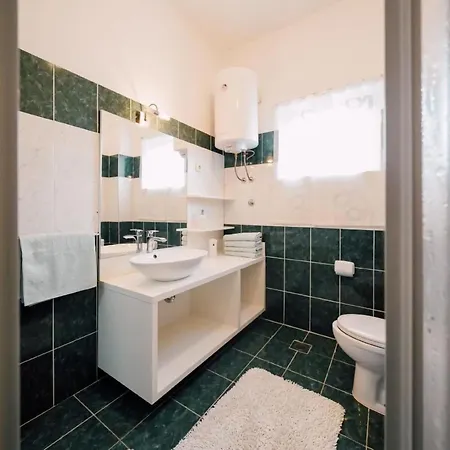 Apartmán Mit Whirlpool By Interhome *