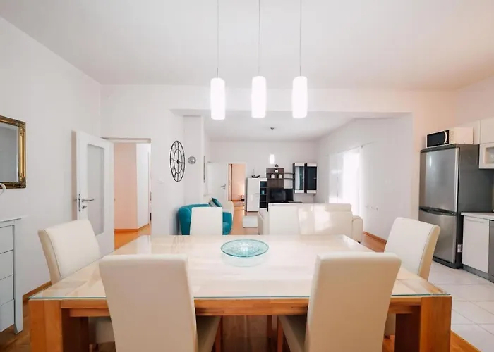 Mit Whirlpool By Interhome