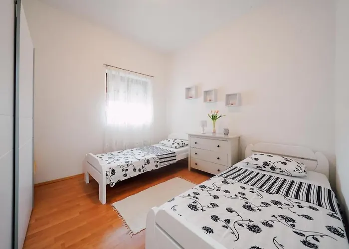 Apartmán Mit Whirlpool By Interhome Krneza