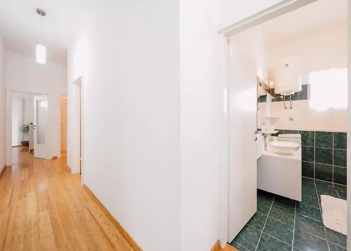 Mit Whirlpool By Interhome